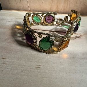 Vintage choker/necklace with jewels.